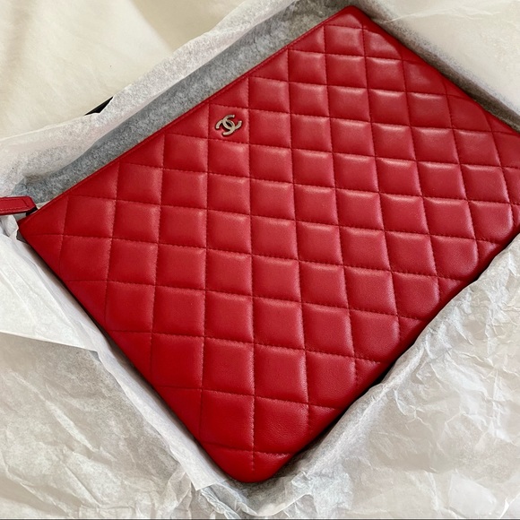 Chanel Medium O Case Clutch - Picture 6 of 13